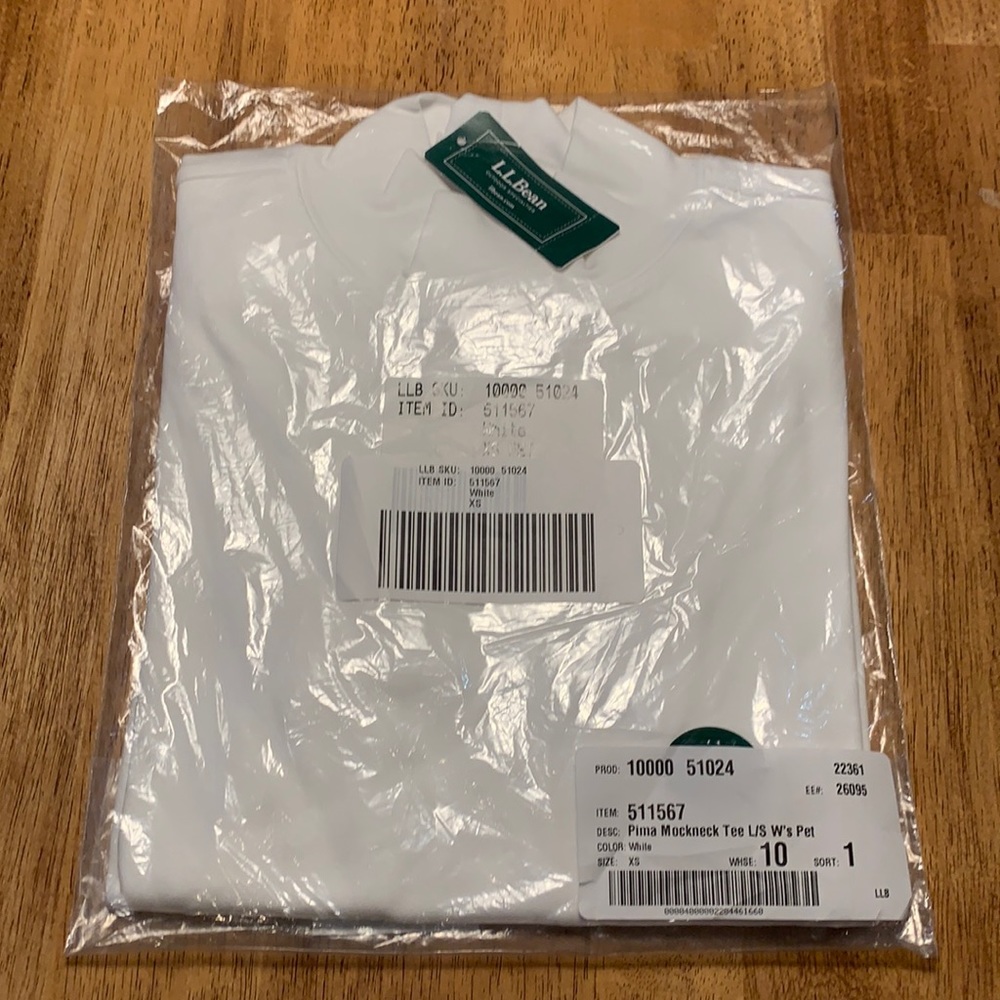 Women’s LL Bean white xs petite mock turtleneck